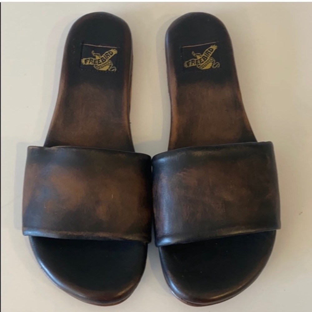 🔥 Freebird by Steven Tiki Leather slide sandal!